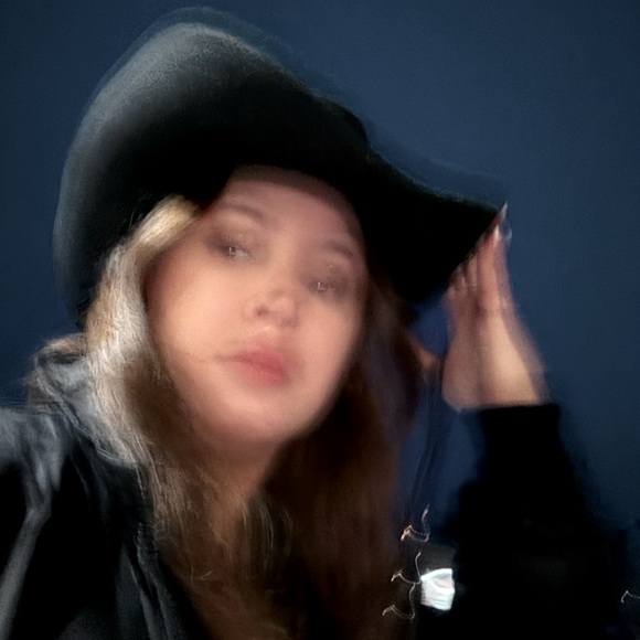 Welcome to my closet! - Picture 1 of 1